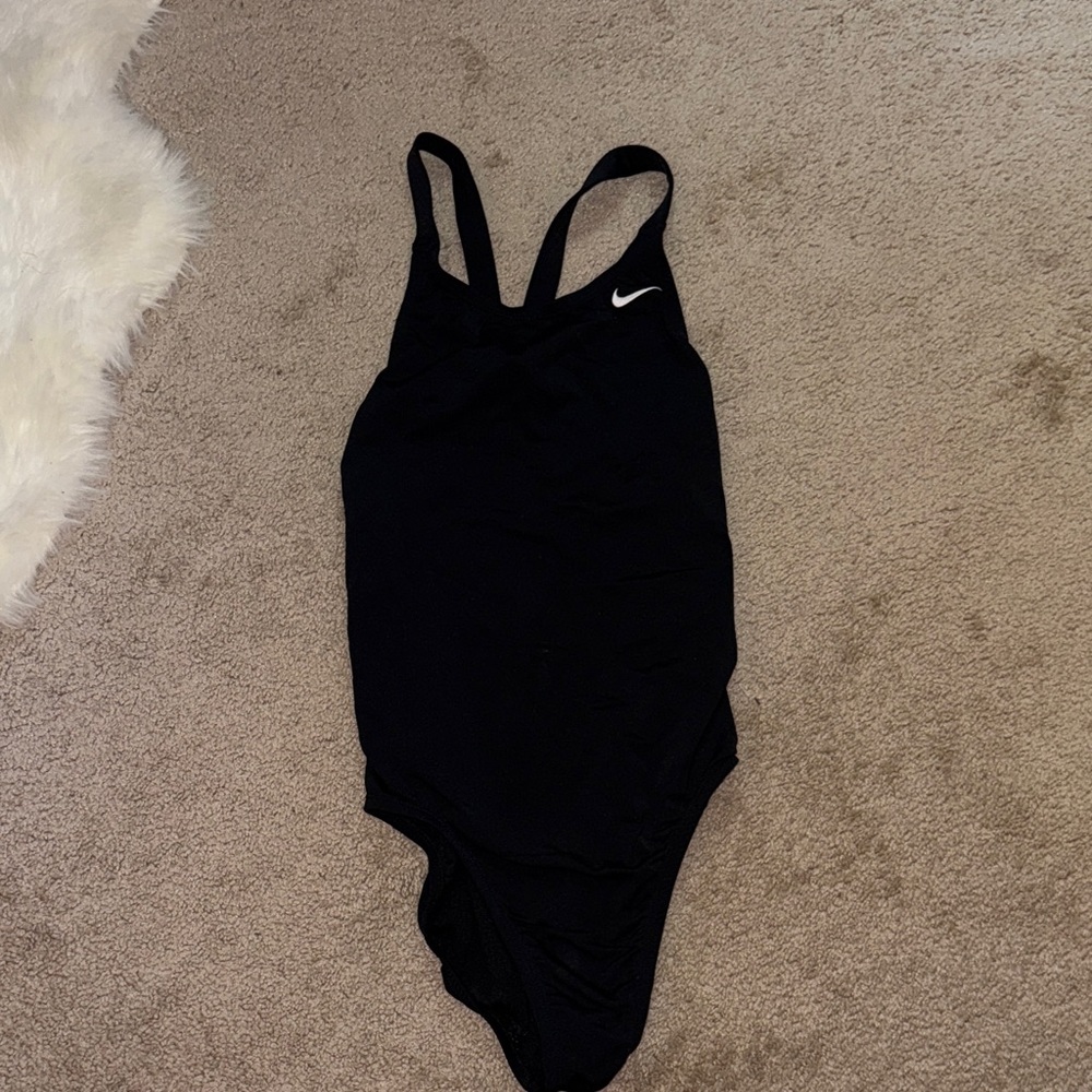 Nike Women’s HydraStrong One Piece Swimsuit